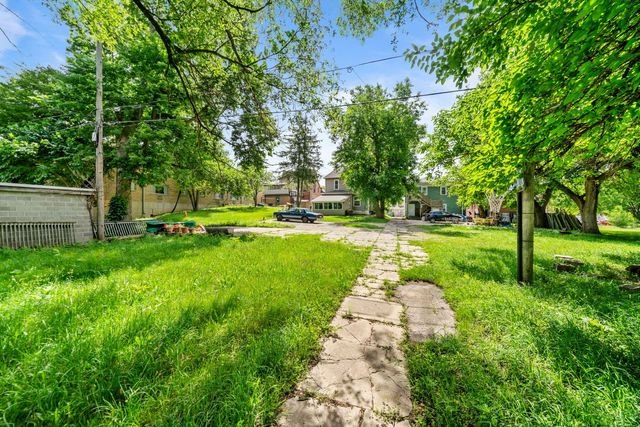 712 N Court Street, Rockford, IL 61103