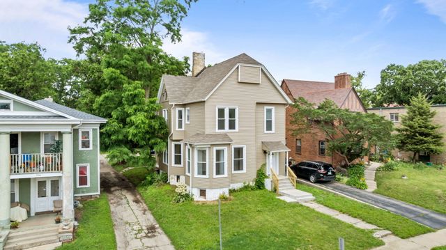 712 N Court Street, Rockford, IL 61103