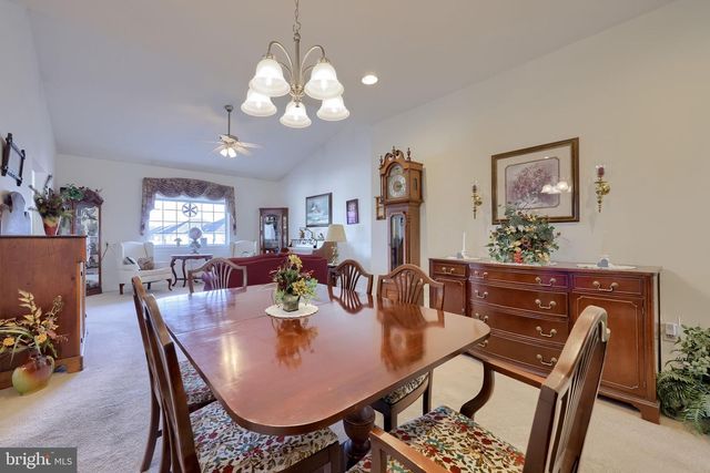 562 BLOSSOM TRL, Mount Joy, PA 17552