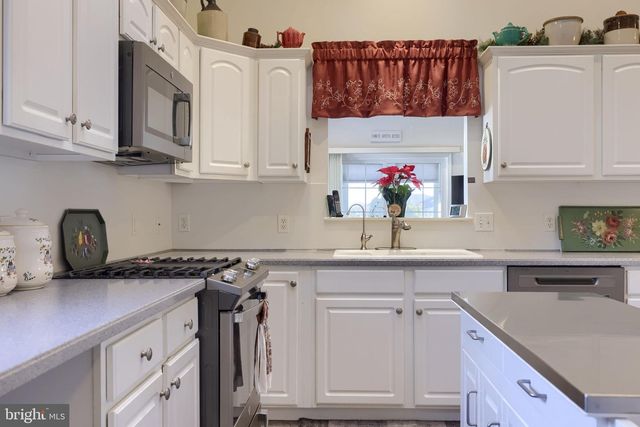 562 BLOSSOM TRL, Mount Joy, PA 17552