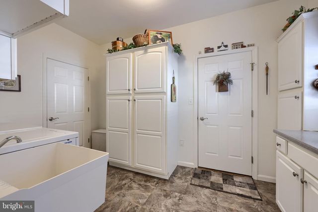 562 BLOSSOM TRL, Mount Joy, PA 17552