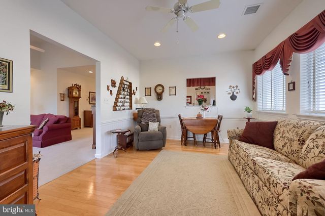 562 BLOSSOM TRL, Mount Joy, PA 17552