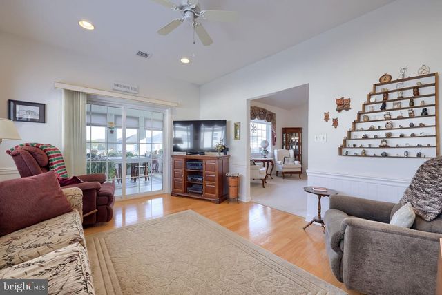 562 BLOSSOM TRL, Mount Joy, PA 17552