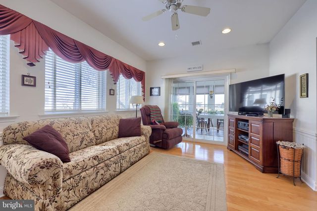 562 BLOSSOM TRL, Mount Joy, PA 17552