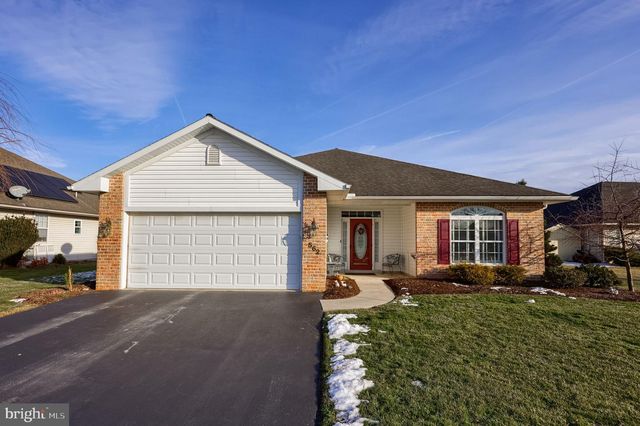 562 BLOSSOM TRL, Mount Joy, PA 17552