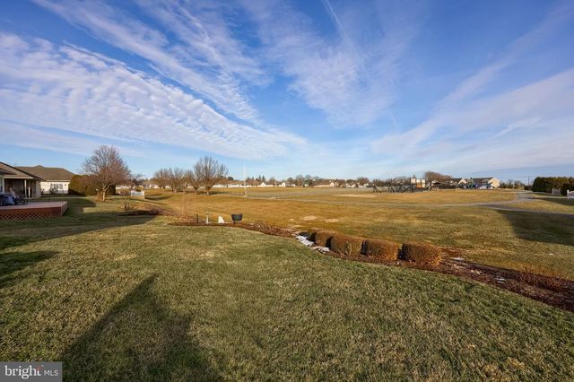 562 BLOSSOM TRL, Mount Joy, PA 17552