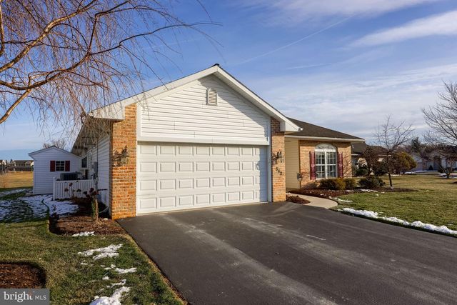 562 BLOSSOM TRL, Mount Joy, PA 17552