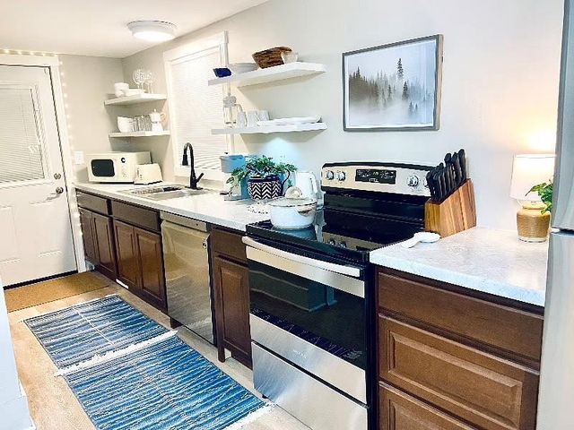 1019 N 8TH AVENUE, Wausau, WI 54401