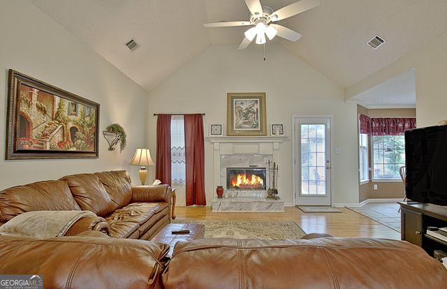 125 Wendy Way, Fayetteville, GA 30215