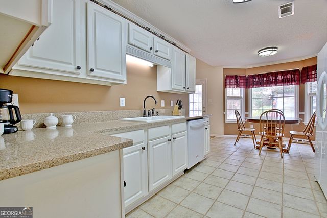 125 Wendy Way, Fayetteville, GA 30215