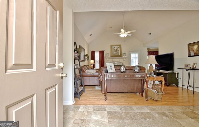 125 Wendy Way, Fayetteville, GA 30215