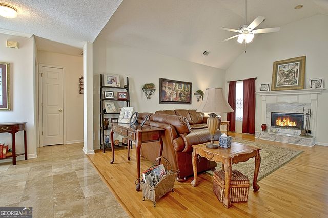 125 Wendy Way, Fayetteville, GA 30215