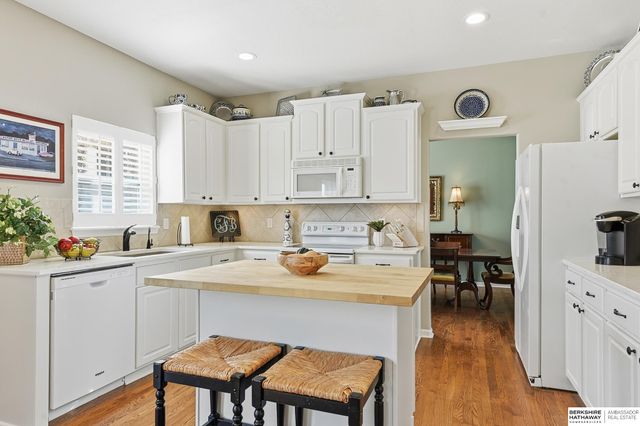 19707 Poppleton Avenue, Omaha, NE 68130