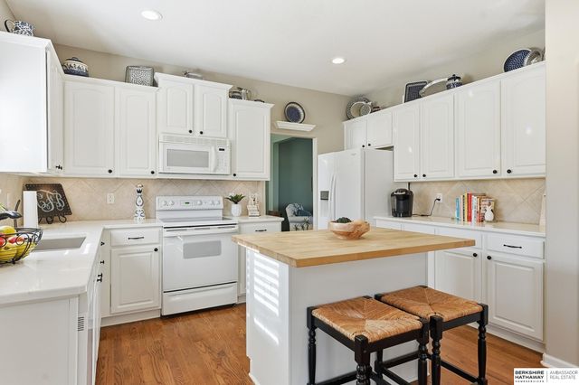 19707 Poppleton Avenue, Omaha, NE 68130