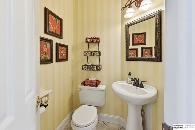 19707 Poppleton Avenue, Omaha, NE 68130