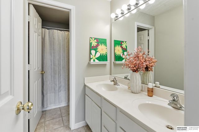 19707 Poppleton Avenue, Omaha, NE 68130