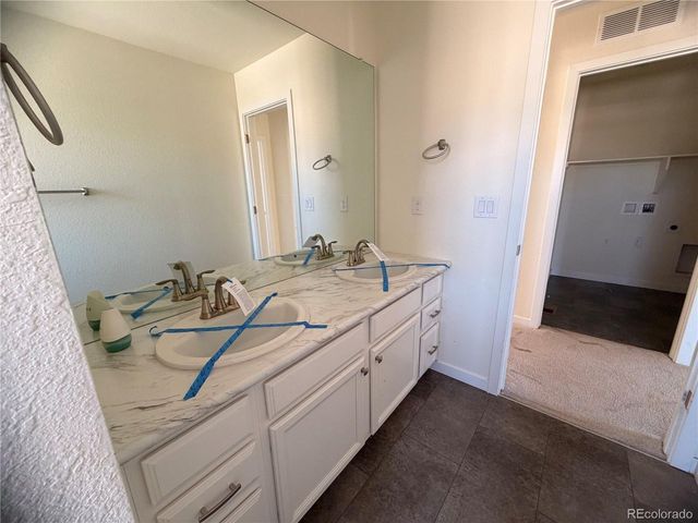 9401 Salida St, Commerce City, CO 80022