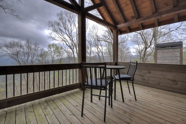 347 Walnut Ridge, Ellijay, GA 30536