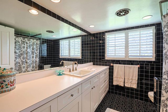 5831 Belleview Avenue, Blue Ash, OH 45242