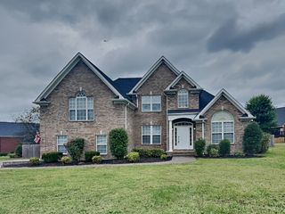 1012 Pittman Dr, Gallatin, TN 37066