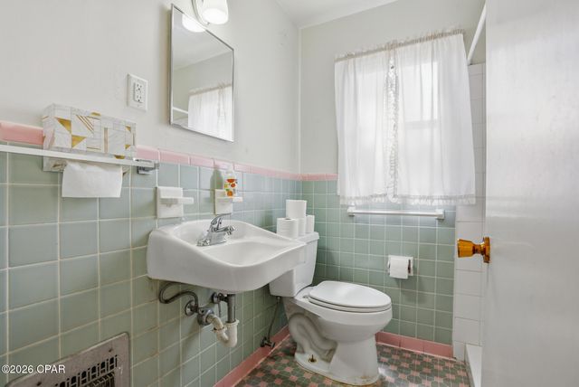 107 S Cove Boulevard, Panama City, FL 32401