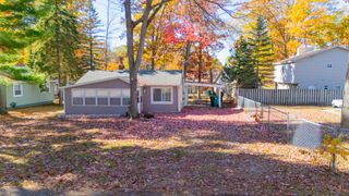 133 Maple Bluffs Avenue, Prudenville, MI 48651