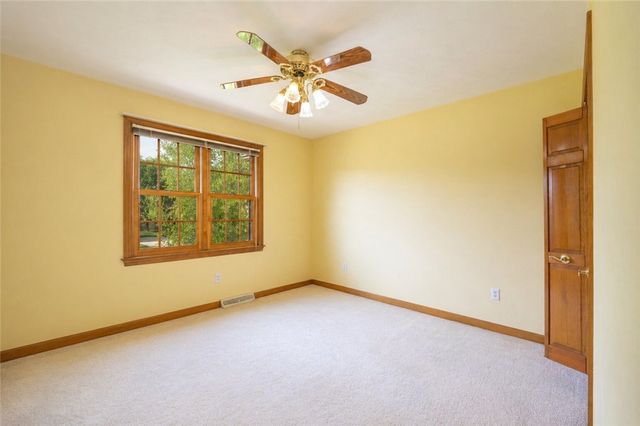 307 Marigold Dr, Unity Twp, PA 15601