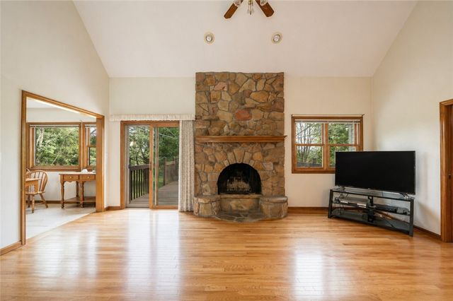 307 Marigold Dr, Unity Twp, PA 15601