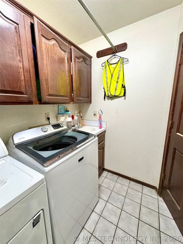 151 S 2nd Street, Porter, OK 74454