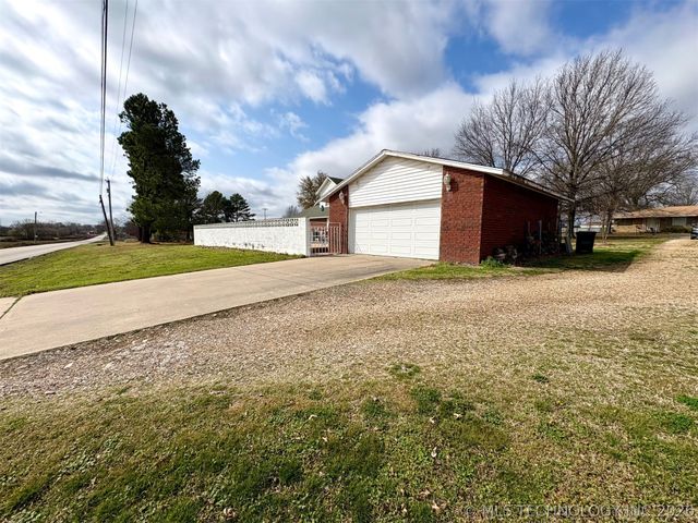 151 S 2nd Street, Porter, OK 74454