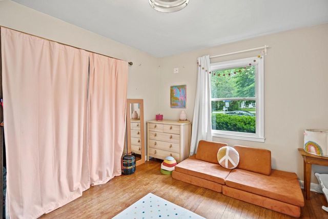 860 W La Salle AVENUE, Glendale, WI 53209