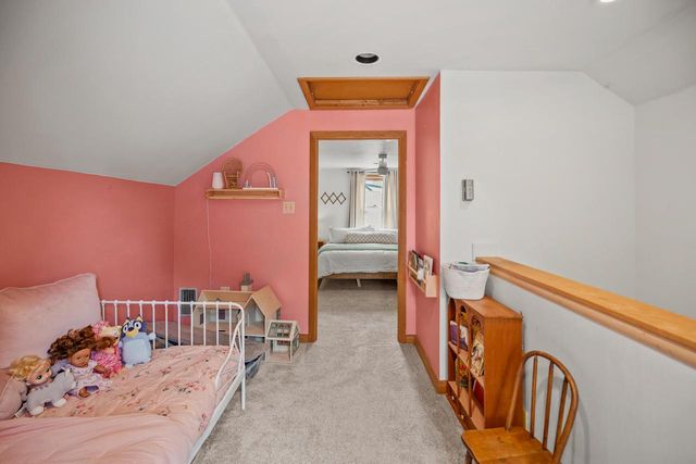 860 W La Salle AVENUE, Glendale, WI 53209