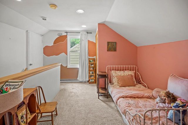 860 W La Salle AVENUE, Glendale, WI 53209