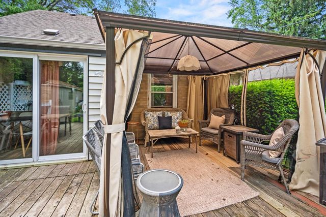 860 W La Salle AVENUE, Glendale, WI 53209