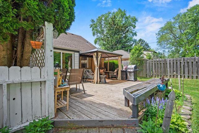 860 W La Salle AVENUE, Glendale, WI 53209