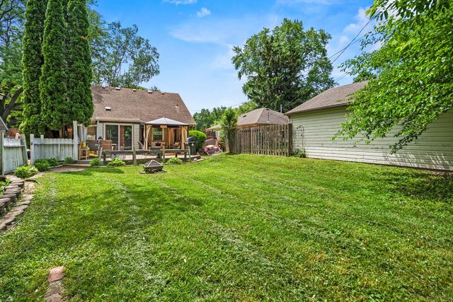 860 W La Salle AVENUE, Glendale, WI 53209