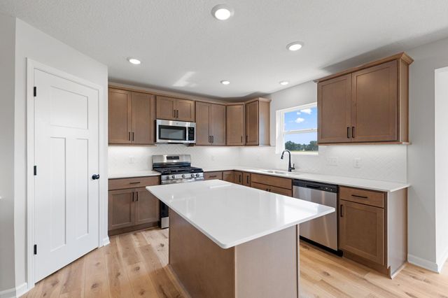 738 Prospect Point, Jordan, MN 55352
