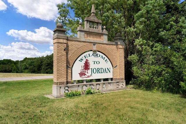 738 Prospect Point, Jordan, MN 55352