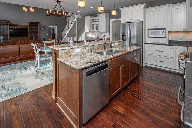 15105 Froedtert DRIVE, Elm Grove, WI 53122