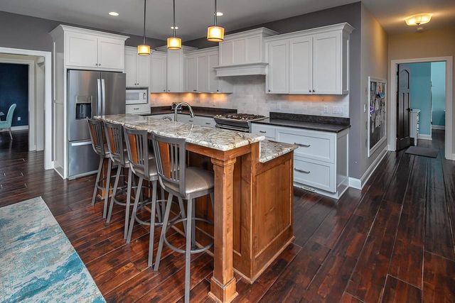 15105 Froedtert DRIVE, Elm Grove, WI 53122