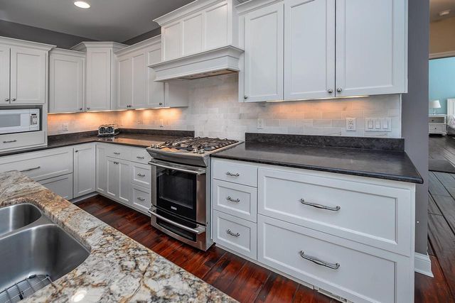 15105 Froedtert DRIVE, Elm Grove, WI 53122