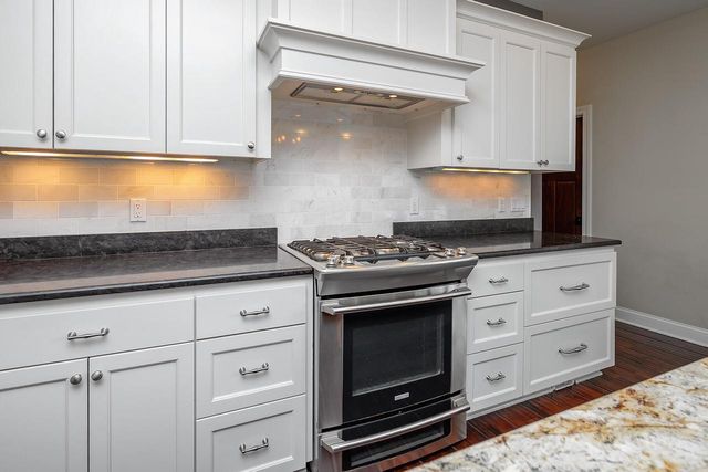 15105 Froedtert DRIVE, Elm Grove, WI 53122