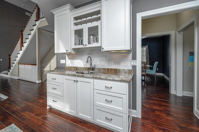 15105 Froedtert DRIVE, Elm Grove, WI 53122