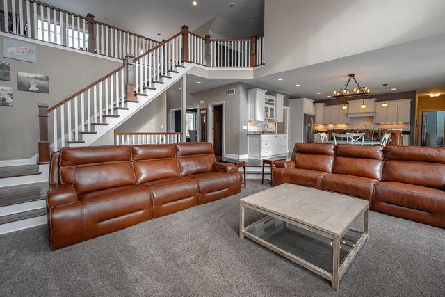 15105 Froedtert DRIVE, Elm Grove, WI 53122