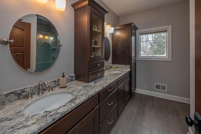 15105 Froedtert DRIVE, Elm Grove, WI 53122