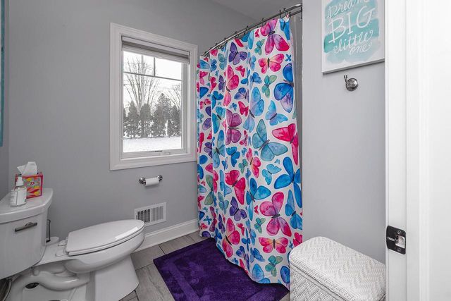 15105 Froedtert DRIVE, Elm Grove, WI 53122