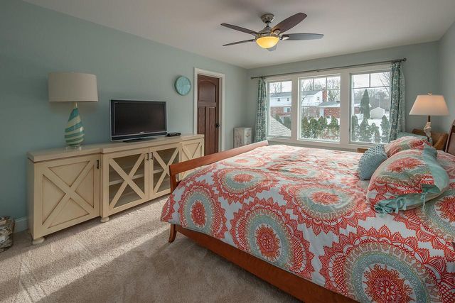 15105 Froedtert DRIVE, Elm Grove, WI 53122