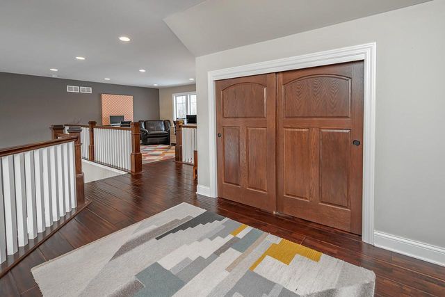 15105 Froedtert DRIVE, Elm Grove, WI 53122