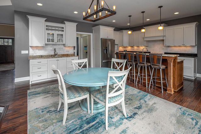 15105 Froedtert DRIVE, Elm Grove, WI 53122