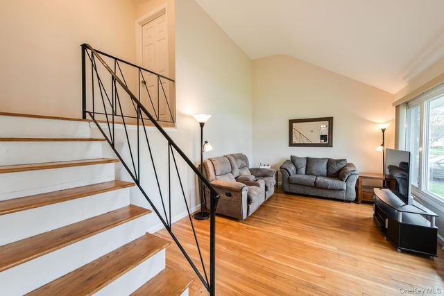 4 Edgewood Drive, Saugerties, NY 12477